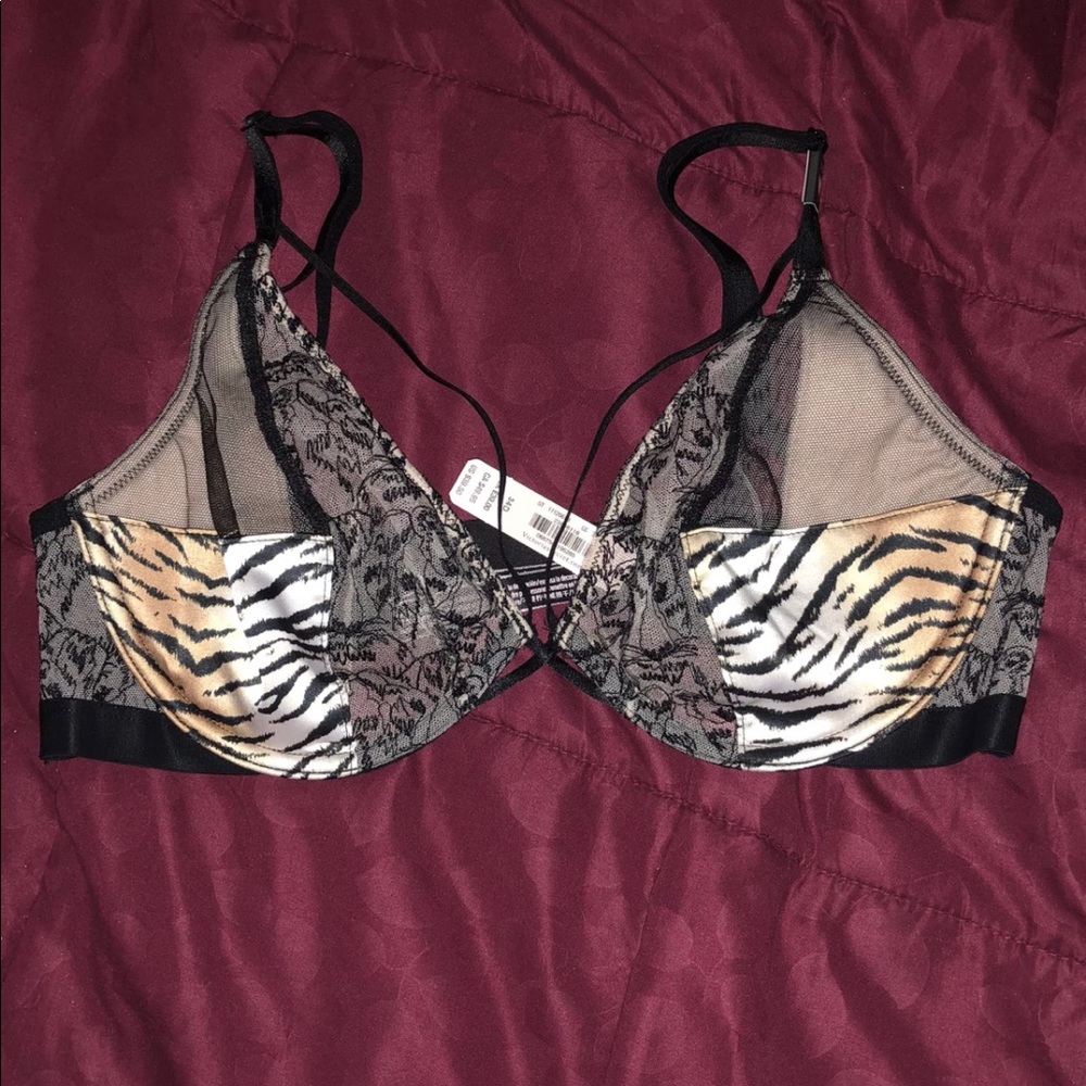 NWT VS BRA / BRALETTE